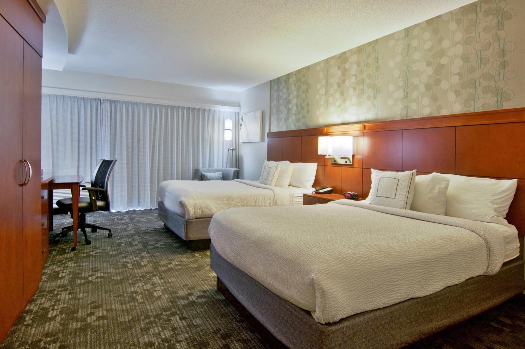 คอร์ทยาร์ด คลาร์กสวิล Hotel คลาร์กส์วิลล์ ภายนอก รูปภาพ
