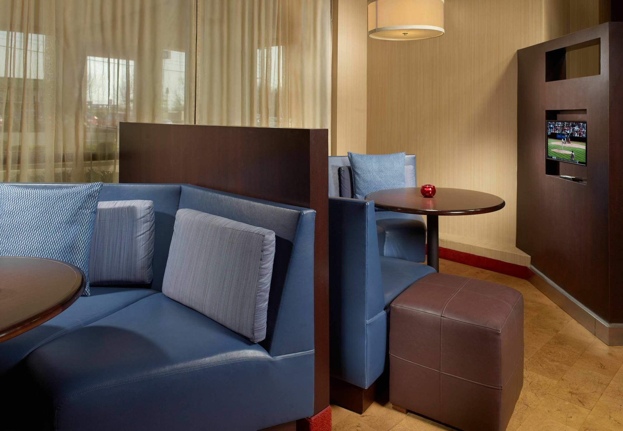 คอร์ทยาร์ด คลาร์กสวิล Hotel คลาร์กส์วิลล์ ภายนอก รูปภาพ