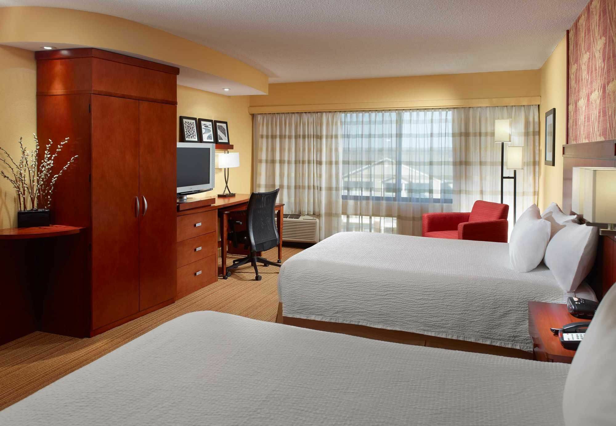 คอร์ทยาร์ด คลาร์กสวิล Hotel คลาร์กส์วิลล์ ภายนอก รูปภาพ